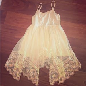 Girls vintage lace dress